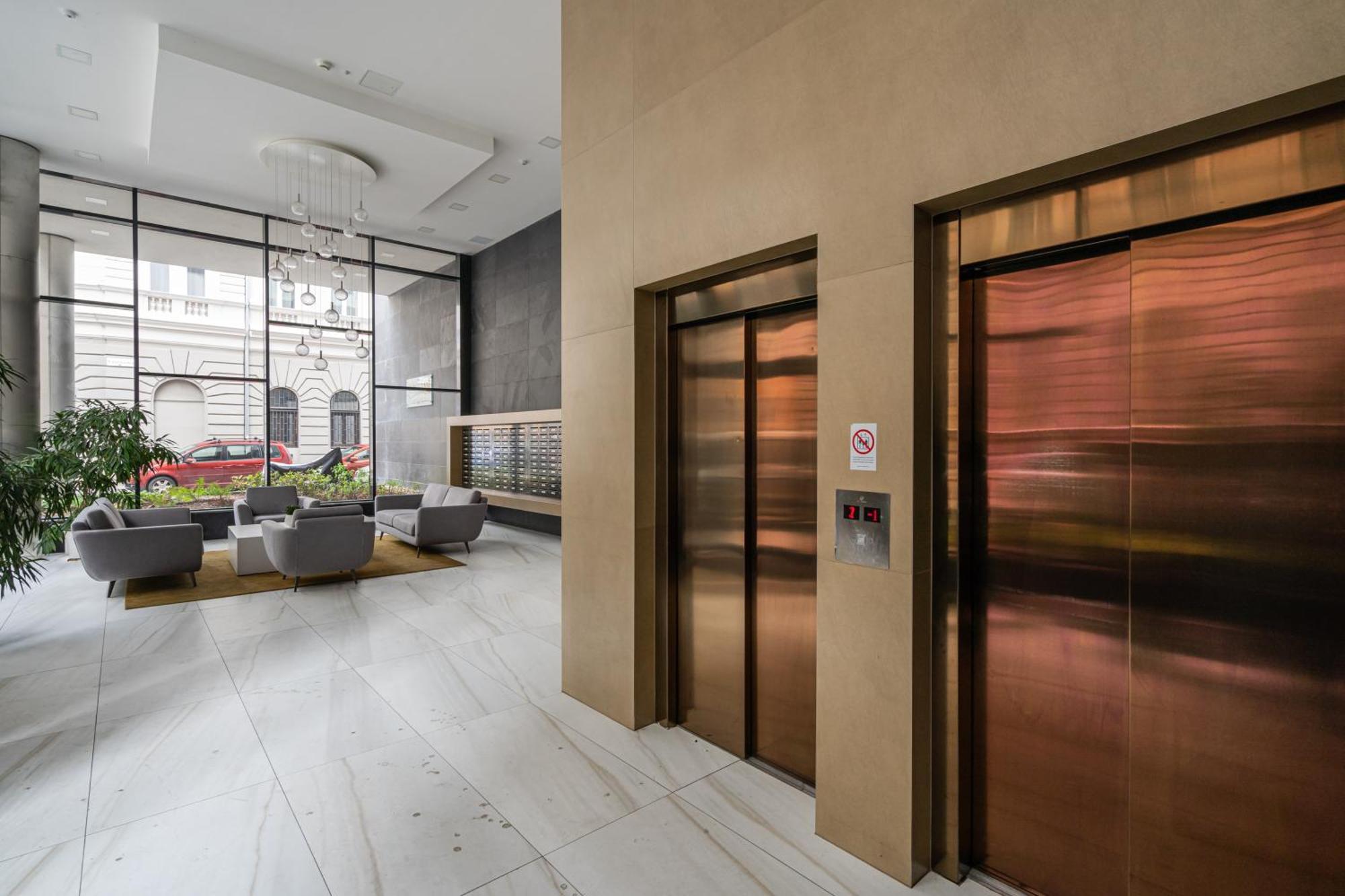 Blooming Budapest Apartment With Free Underground Parking Eksteriør bilde