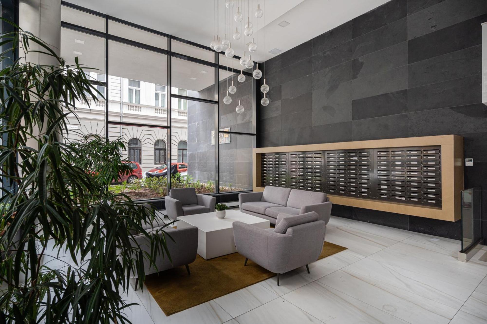 Blooming Budapest Apartment With Free Underground Parking Eksteriør bilde